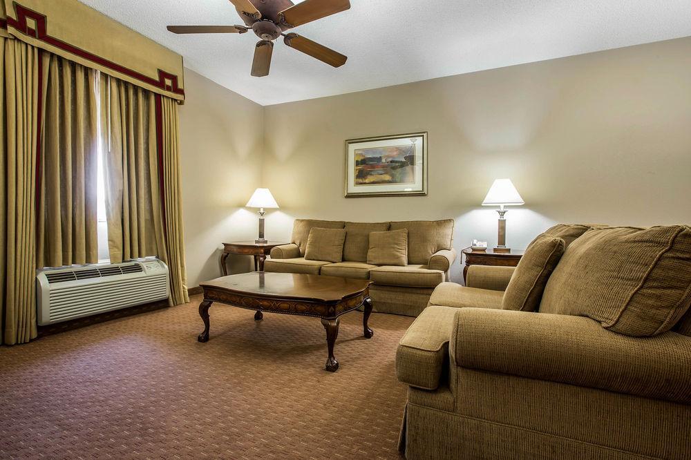 Comfort & Hwy 321 Northern Foothills 3*
