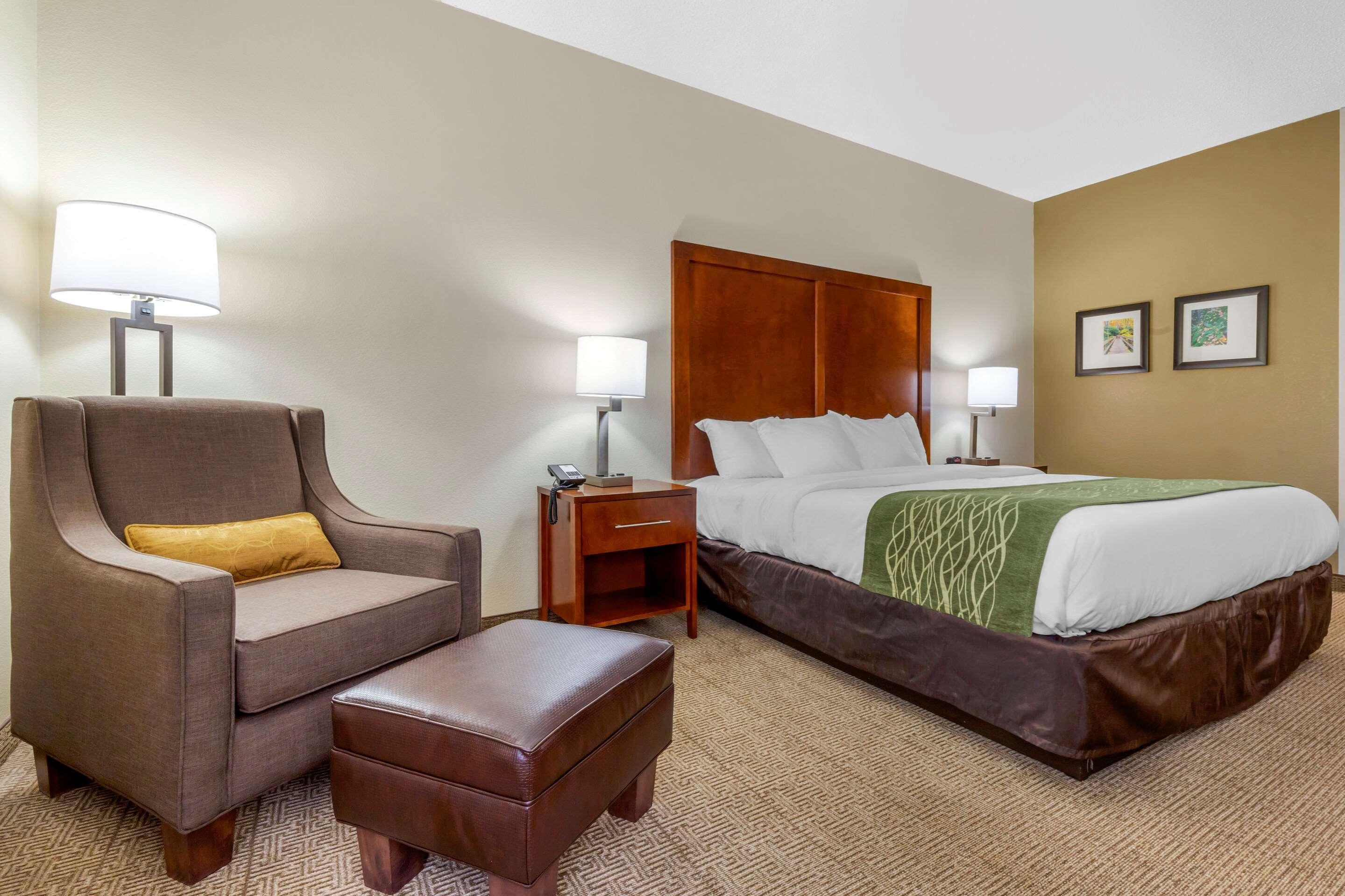 Comfort & Hwy 321 Northern Foothills Hotel 3*
